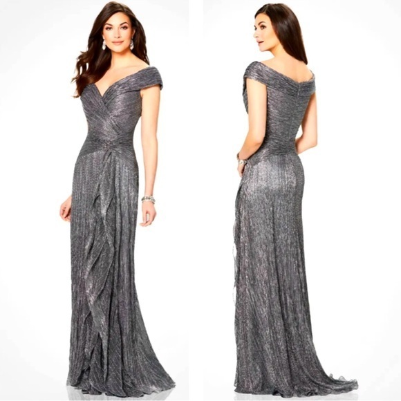 Mon Cheri Dresses & Skirts - Elegant Mon Cheri Evening Gown!